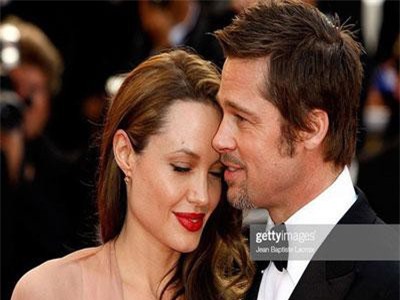 Angelina Jolie chính thức đổi họ sau khi không còn là vợ của Brad Pitt