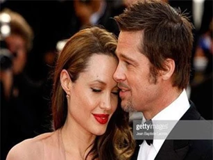 Angelina Jolie chính thức đổi họ sau khi không còn là vợ của Brad Pitt