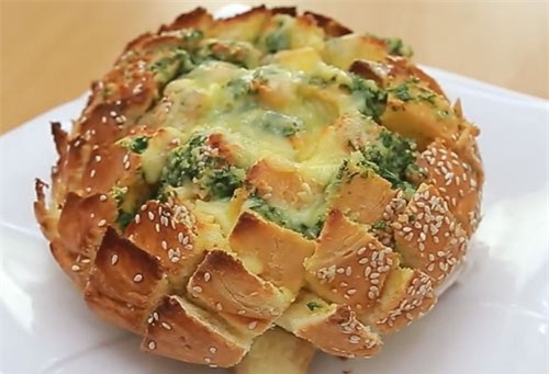 CLIP: Cách làm bánh mì hoa phô mai ngon tuyệt cú mèo