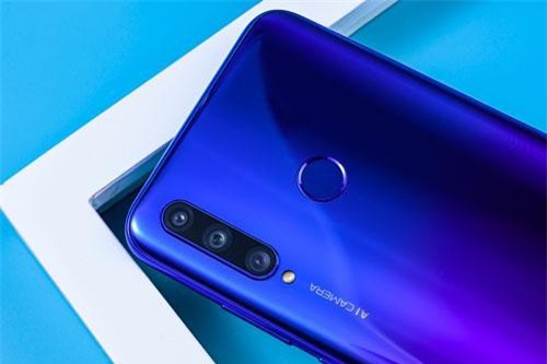Cận cảnh Honor 20i: 3 camera sau, RAM 6 GB, giá sốc