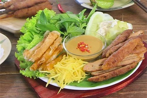 Đặc sản nem nướng Nha Trang làm ngay tại nhà.