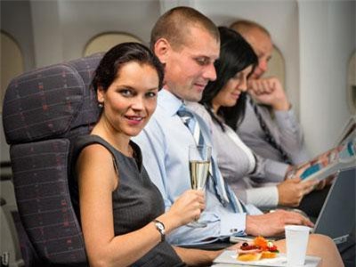 Đi máy bay nhất định bạn phải biết nên và không nên ăn những thực phẩm này