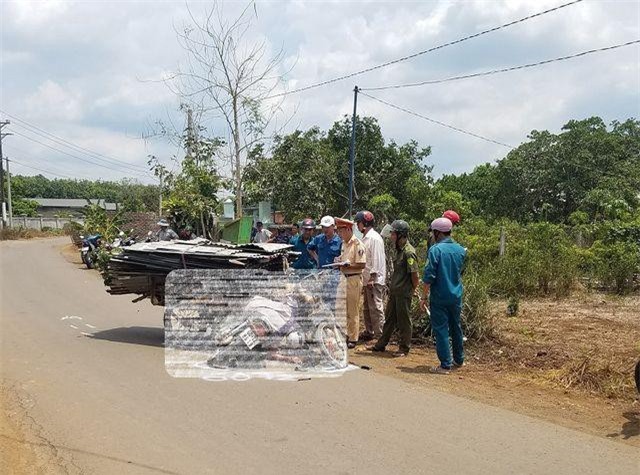 Đồng Nai: Va chạm với xe chở tôn, người đàn ông đi xe máy tử vong