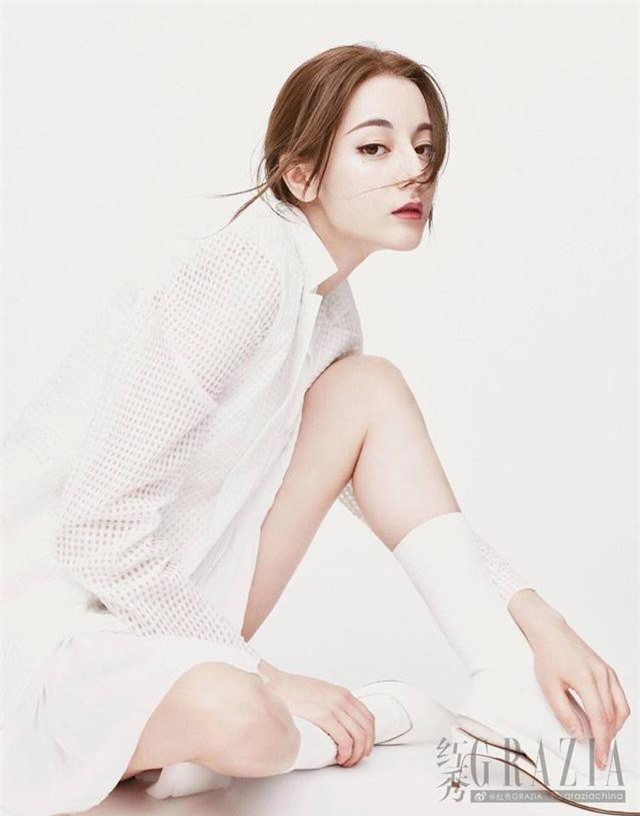 Xem loạt ảnh này, nhan sắc "đẹp không tì vết" của Địch Lệ Nhiệt Ba là điều không thể phủ nhận!