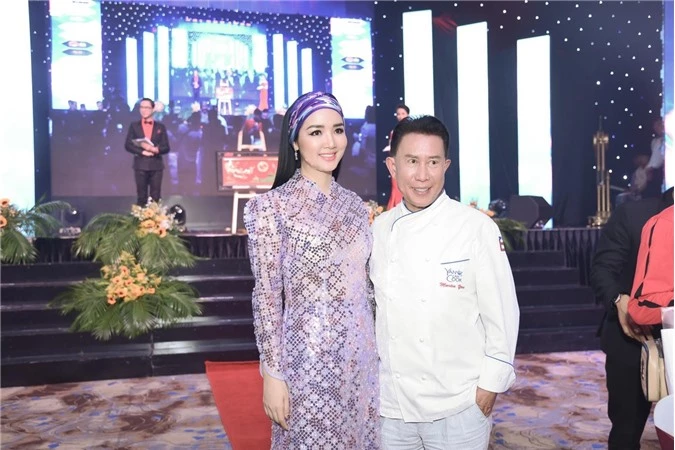 Buổi họp báo có sự xuất hiện của Hoa hậu Đền Hùng Giáng My và siêu đầy bếp Yan Can Cook