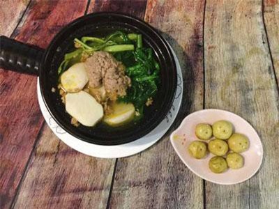 Cách nấu canh cua khoai sọ rau rút đơn giản