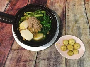 Cách nấu canh cua khoai sọ rau rút đơn giản