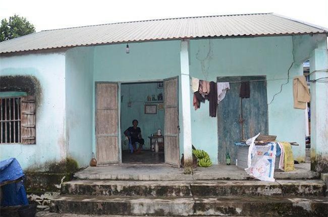 Hải Dương: Khốn cảnh con gái hơn 60 tuổi tật nguyền chăm mẹ già trong căn nhà sắp sập