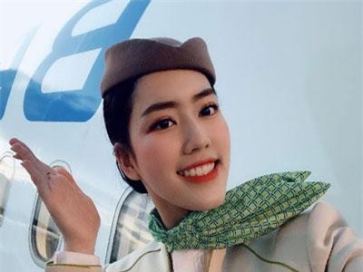 Nữ tiếp viên hàng không 9x khiến dân mạng xao xuyến vì quá xinh
