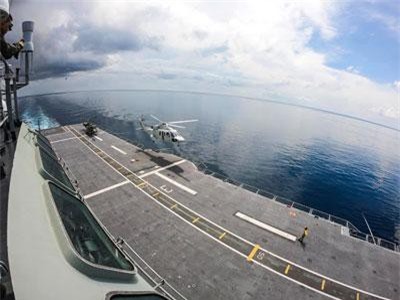 Hiếm hoi cảnh “vui như trẩy hội” trên tàu sân bay Thái Lan