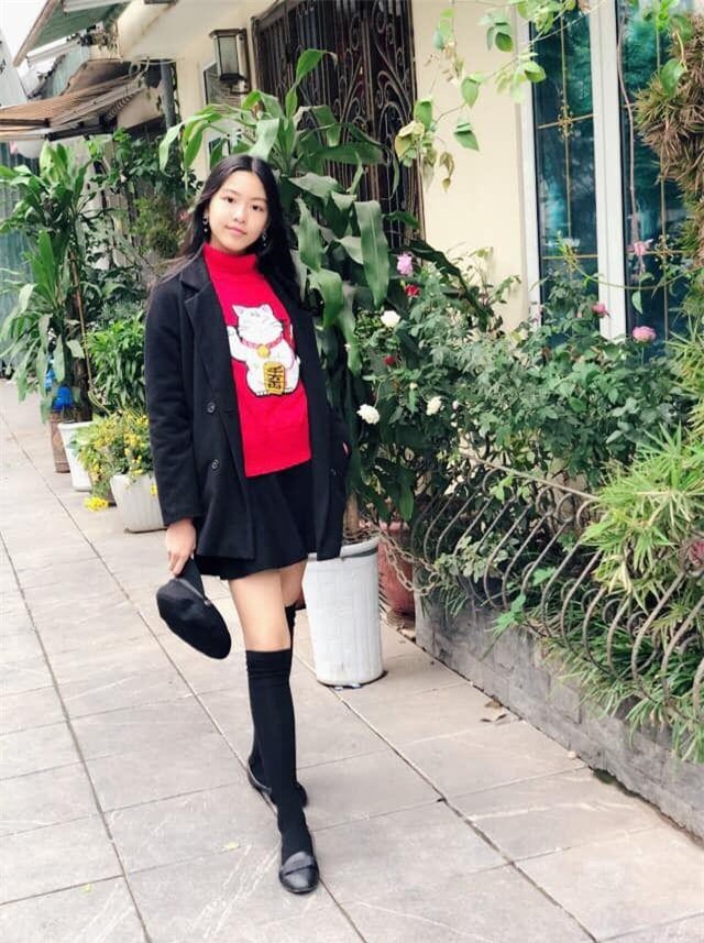 Con gái Quyền Linh ra dáng thiếu nữ xinh đẹp dịu dàng như "Hoa hậu tương lai"