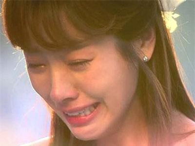 Lấy nhau 10 năm, cắn răng đẻ thêm đứa thứ 3 dù tuổi đã cao, nhưng khi con vừa chào đời thái độ của chồng khiến tôi muốn chết đi