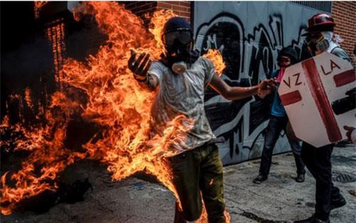 Nga cảnh báo Mỹ “không đùa” khi dọa can thiệp quân sự vào Venezuela