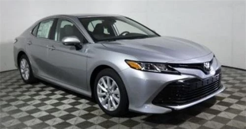 Toyota Camry 2019.