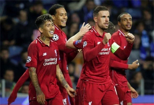 Ba bóng hồng xinh đẹp “quẩy” nhiệt tình mừng Liverpool đánh bại Porto - 1