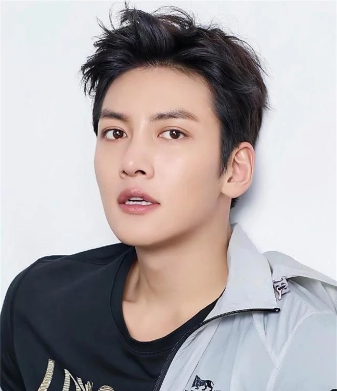 Fan girl người Việt để quên túi xách trong giỏ quà tặng Ji Chang Wook, hành động của chàng mỹ nam mới bất ngờ! - Ảnh 3.