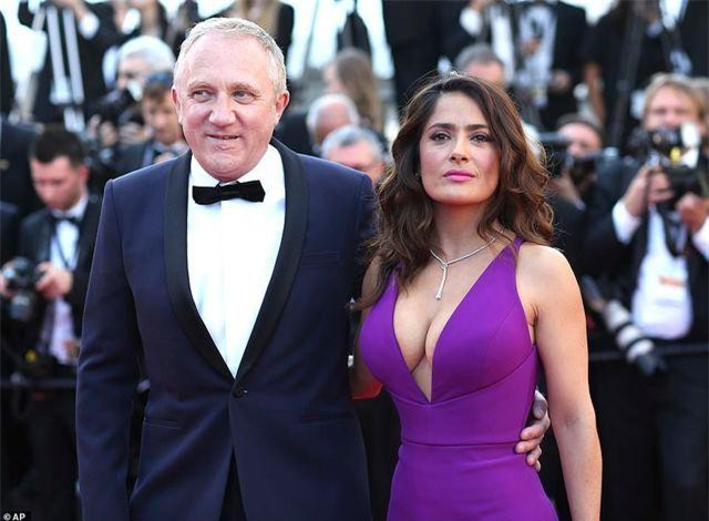 Nữ diễn viên Salma Hayek tự hào vì chồng đóng góp 100 triệu euro