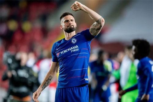 Lập kỉ lục ở Chelsea, Giroud sánh ngang Messi