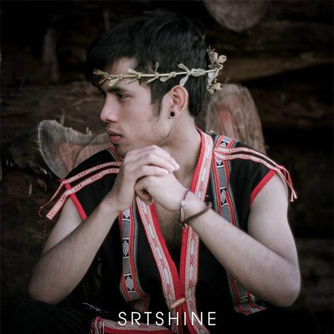 Redeyes Media chắp cánh đam mê cho chàng trai Jrai Siu Ru Tơ