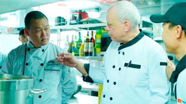 Siêu Đầu bếp Michelin John Burton-Race trở lại Việt Nam 