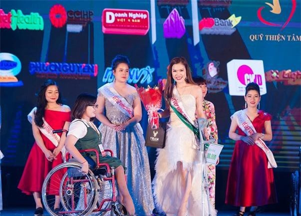 Bế Thị Băng giành ngôi vị Quán quân "Vẻ đẹp Vầng trăng khuyết 2019" 