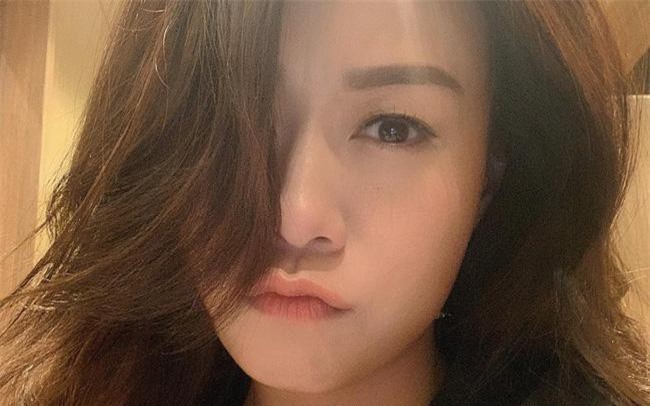 Á hậu Hong Kong ngoại tình với đàn ông có vợ, em gái bị cư dân mạng khủng bố