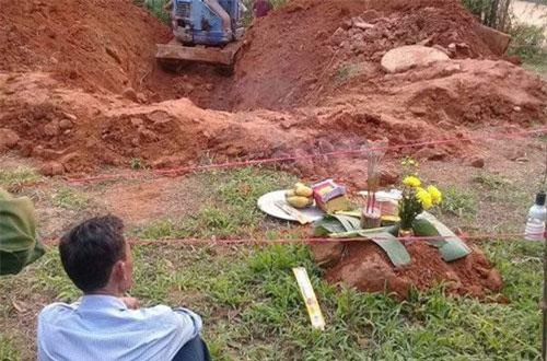 Yên Bái: Phát hiện thi thể người phụ nữ bị cuốn chăn dưới giếng nước bỏ hoang