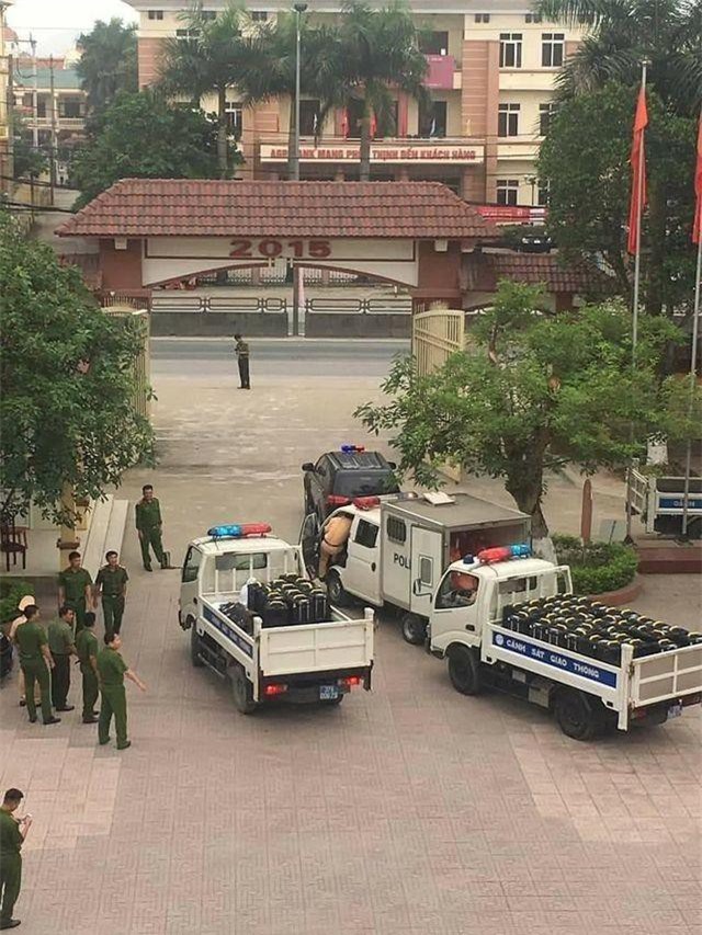 Nghệ An: Tịch thu chiếc ô tô chở đối tượng trong đường dây vận chuyển 1 tấn ma túy đá