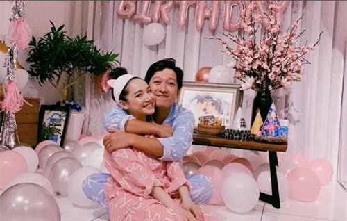 Nhã Phương  chúc mừng sinh nhật cùng lời nhắn đặc biệt đến ông xã Trường Giang