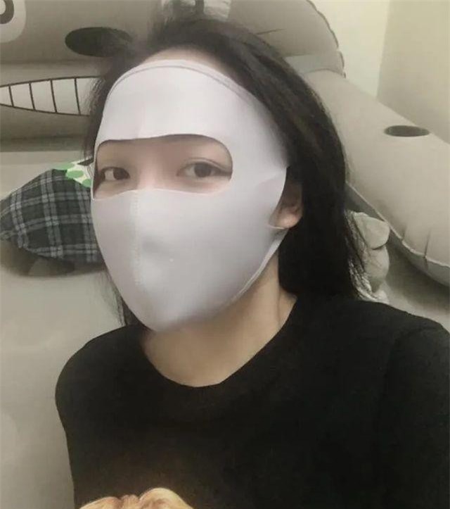 Hà Nội chưa nóng, khẩu trang kín mít như “ninja” đã đắt hàng