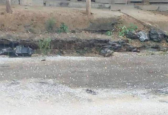  Nghệ An: Liên tiếp mưa đá, lốc xoáy khiến hàng trăm ngôi nhà tốc mái