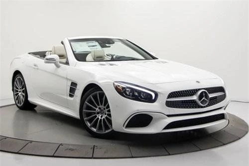 9. Mercedes-Benz SL-Class Roadster 2019 (giá khởi điểm: 113.550 USD).