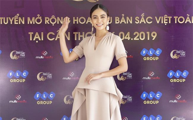 Á hậu Mâu Thủy bất ngờ làm giám khảo vòng casting Hoa hậu Bản sắc Việt toàn cầu 2019