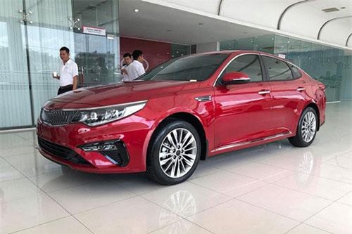 Kia Optima 2019 giá từ 789 triệu có “thoát ế” tại Việt Nam?
