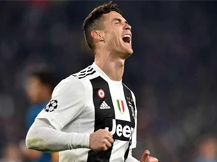 HLV Allegri ấn định tương lai của Cris Ronaldo