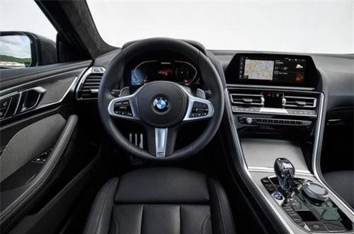 2. BMW M850i.