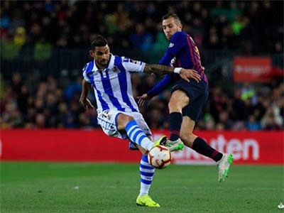 Messi và Suarez 'im tiếng', Barcelona vẫn đánh bại Sociedad