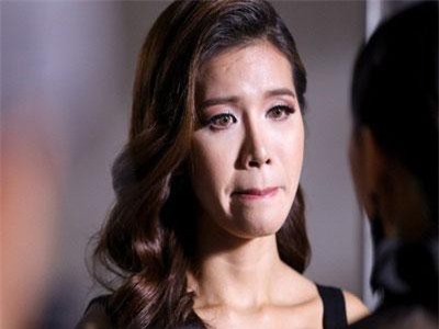 Mẹ Minh Tú tiết lộ sốc: Con gái bôi kem trộn, xin tiền đi cắt chân