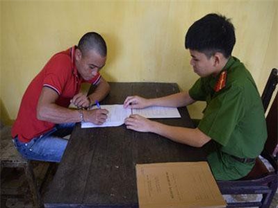 Quảng Ninh: Lên cơn nghiện, cắt trộm hàng chục nghìn bông hoa huệ