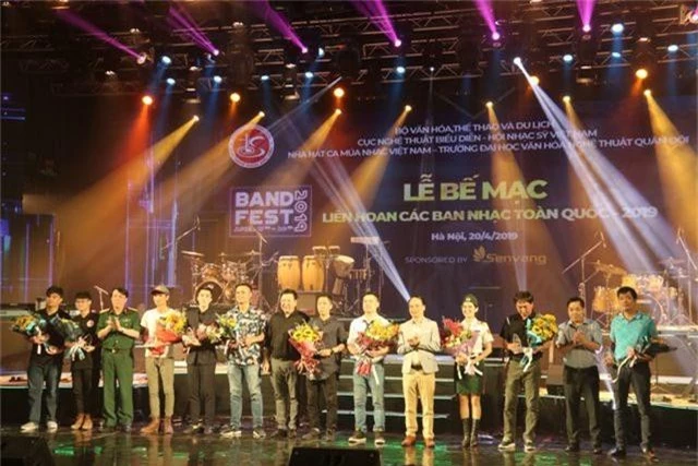 Yellow Star giành giải Xuất sắc dành cho ban nhạc có phong cách biểu diễn ấn tượng - 5