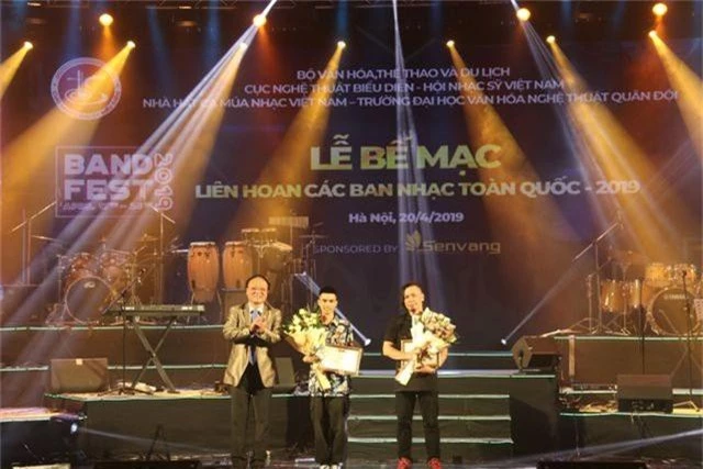 Yellow Star giành giải Xuất sắc dành cho ban nhạc có phong cách biểu diễn ấn tượng - 6