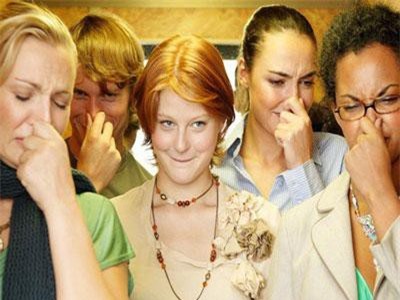 Vào hè lại sợ lắm nỗi lo mang tên... hôi nách, vậy phải làm gì để khắc phục?