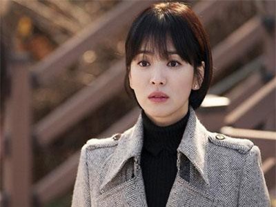 Đi ăn cỗ, họ hàng hùa vào nói xấu thông gia nghèo, mẹ chồng chỉ nói đúng 1 câu khiến ai nấy nể sợ