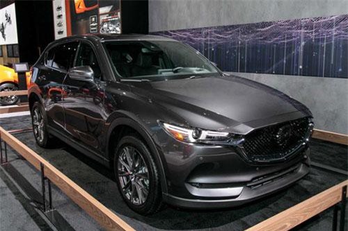 Cận cảnh Mazda CX-5 phiên bản máy dầu, giá gần 1 tỷ