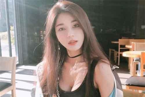 Không dễ gì có được đường cong như 3 DJ "chân dài đến nách" đang hot ở Hàn Quốc