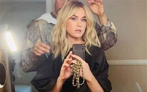 Chán tóc ngắn, Katy Perry trở lại với mái tóc dài quyến rũ