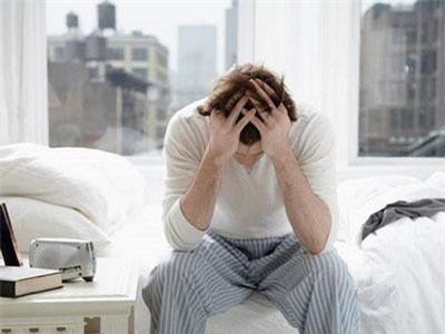 Vừa thấy mâm cơm vợ làm đãi mẹ từ quê ra chơi, tôi kinh ngạc không thể hiểu được ý vợ