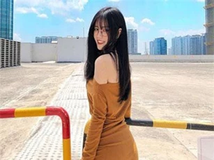 Nữ sinh ĐH Kiến trúc sinh năm 2000 được báo Trung khen nức nở: "Chân dài, da trắng, body S-line cực phẩm"