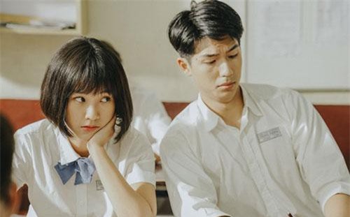 'Hoàng Oanh vừa trong sáng nữ sinh, vừa mặn mà phụ nữ'