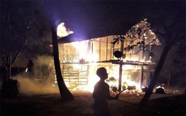 Gia Lai: Nhà sàn bị cháy lúc nửa đêm, bé gái 3 tuổi tử vong